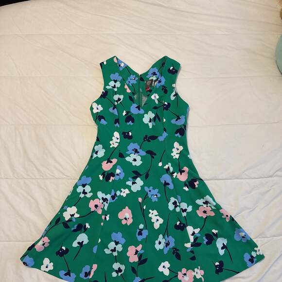 Vince Camuto Dresses & Skirts - Vince Camuto